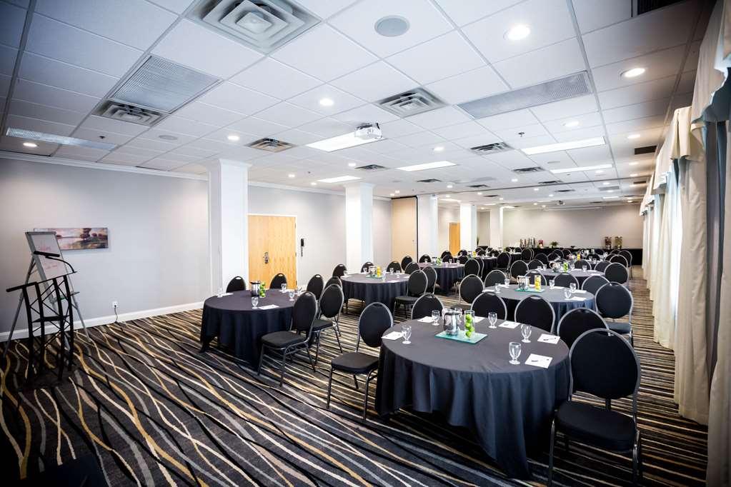 Cambridge Hotel And Conference Centre Facilidades foto